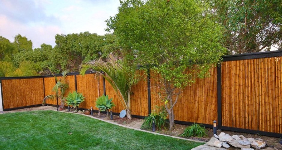 How to Erect a Garden Fence